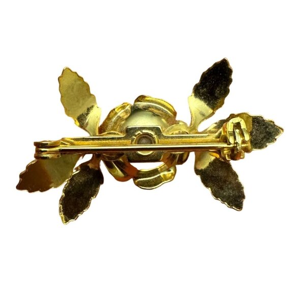 Vintage Gold Tone Brooch Floral Design with Pearl Center Elegant Jewelry - Picture 5 of 6